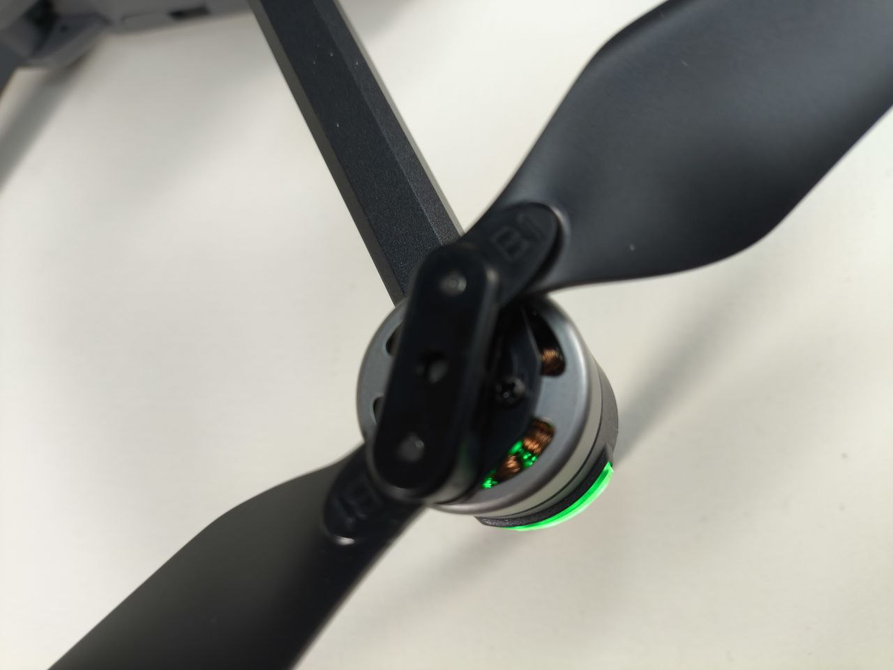 کوادکوپتر FIREFLY از شرکت XMRC نسخه اورجینال - Image 27
