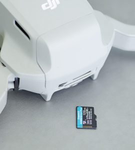 راهنمای جامع انتخاب و خرید بهترین کارت حافظه Micro SD برای کوادکوپتر و هلی شات (ویژه DJI و مدل‌های حرفه‌ای)